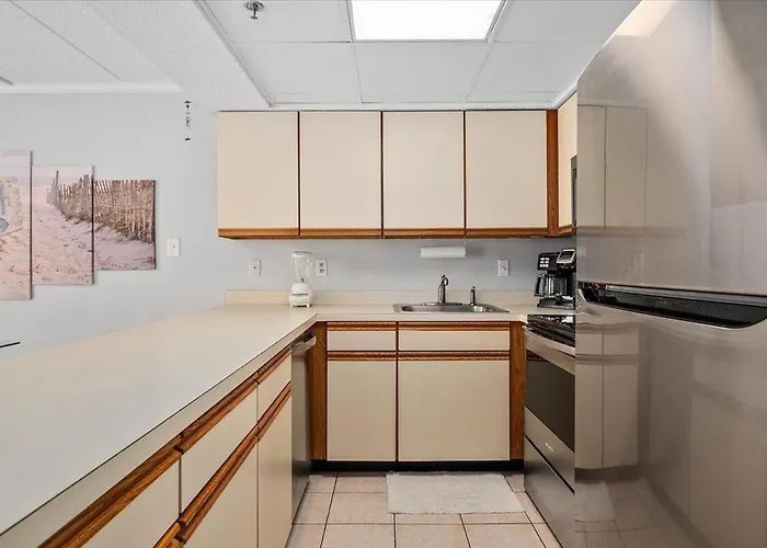 Direct Bay Front With 2 Bedrooms, Outdoor Pool, And 2 Parking Spaces! Holiday home Ocean City