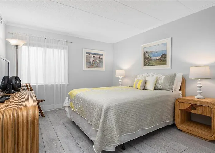 Holiday home Direct Bay Front With 2 Bedrooms, Outdoor Pool, And 2 Parking Spaces! Ocean City