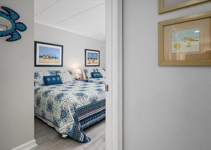 Direct Bay Front With 2 Bedrooms, Outdoor Pool, And 2 Parking Spaces! * Ocean City