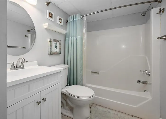 Holiday home Direct Bay Front With 2 Bedrooms, Outdoor Pool, And 2 Parking Spaces! Ocean City
