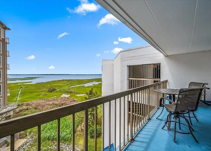 Direct Bay Front With 2 Bedrooms, Outdoor Pool, And 2 Parking Spaces! Ocean City