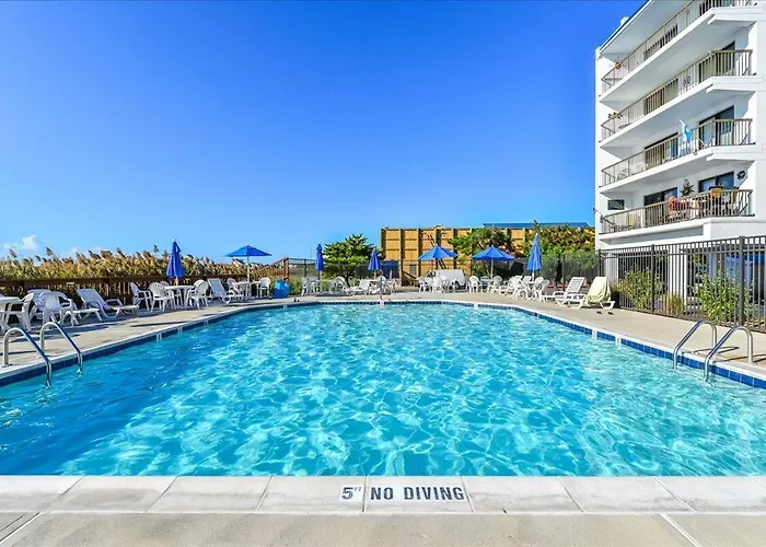 Direct Bay Front With 2 Bedrooms, Outdoor Pool, And 2 Parking Spaces! * Ocean City
